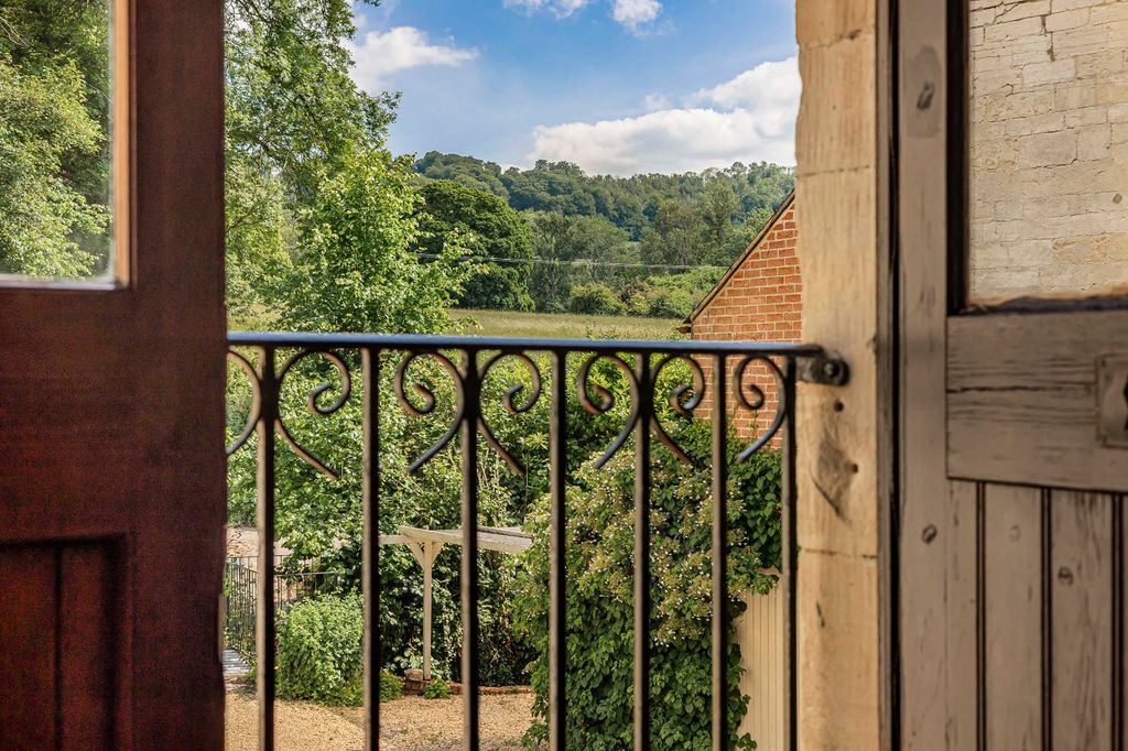 Property photo 1 of 37 Balcony