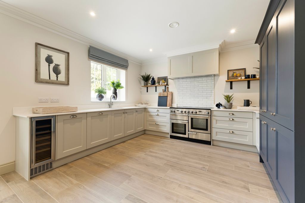 Property photo 2 of 17 Show Home Photo