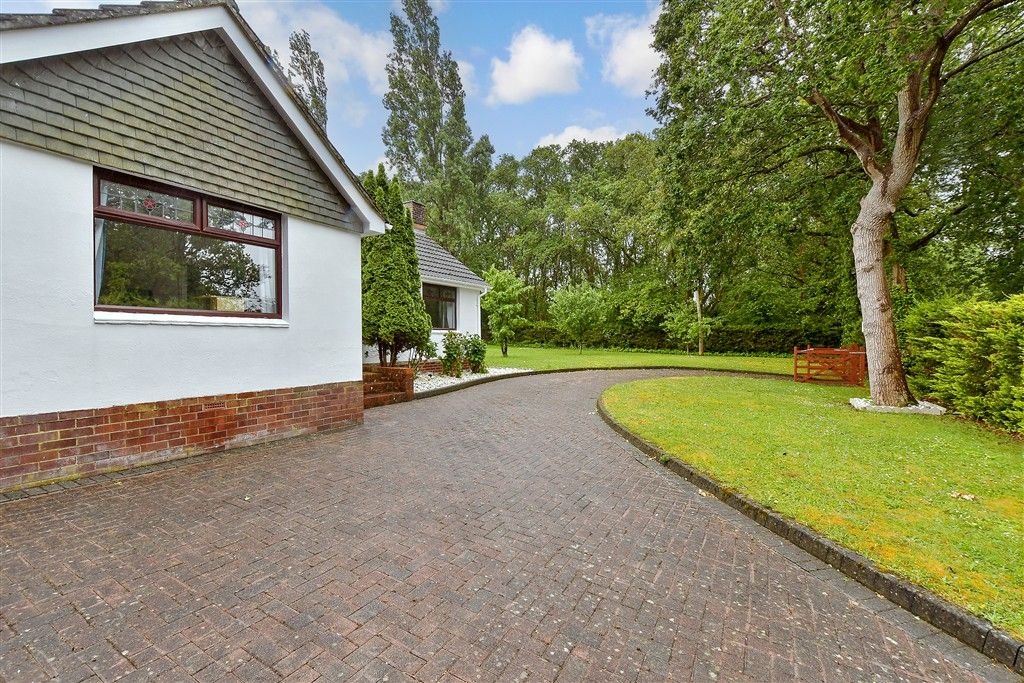 Property photo 2 of 15 Driveway/Parking