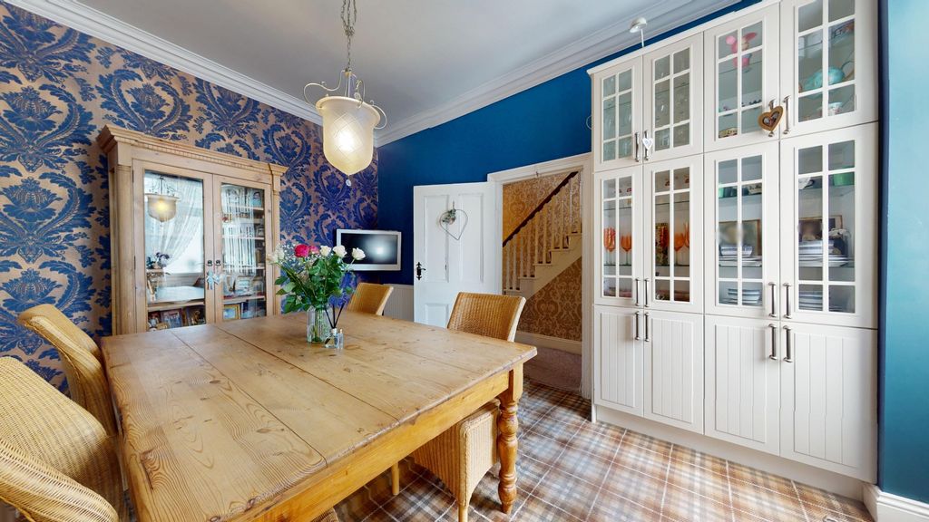 Property photo 2 of 61 4420573