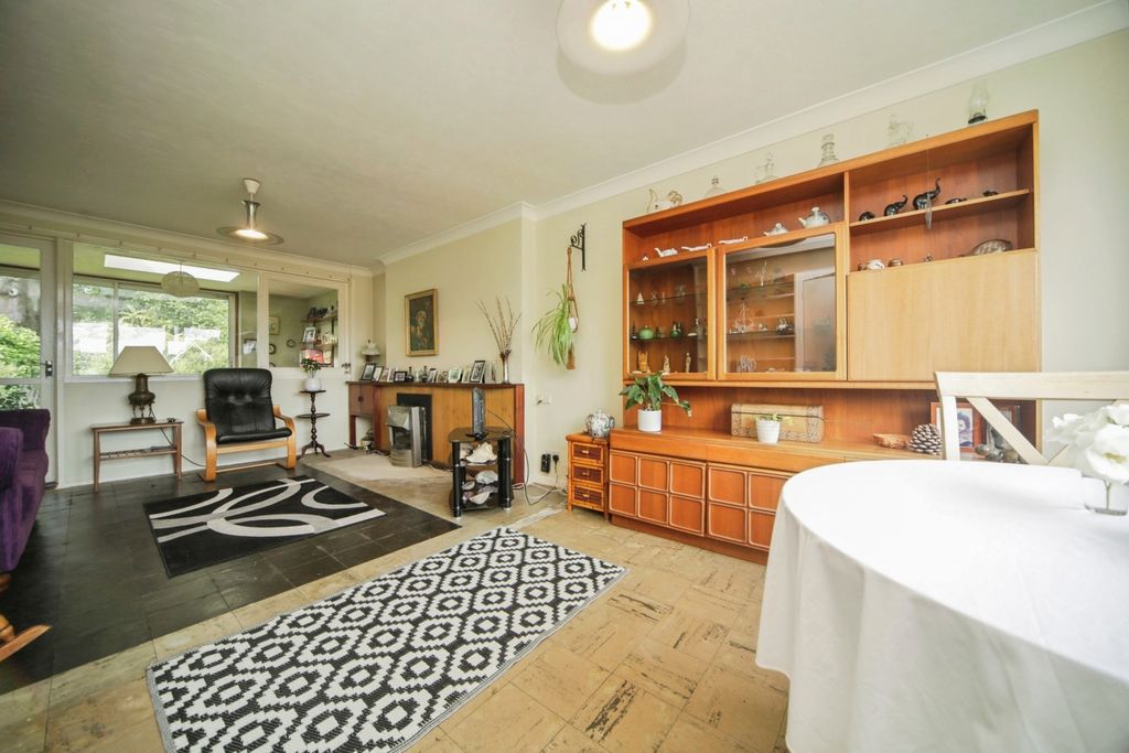 Property photo 2 of 14 Pbox-Img.Jpg