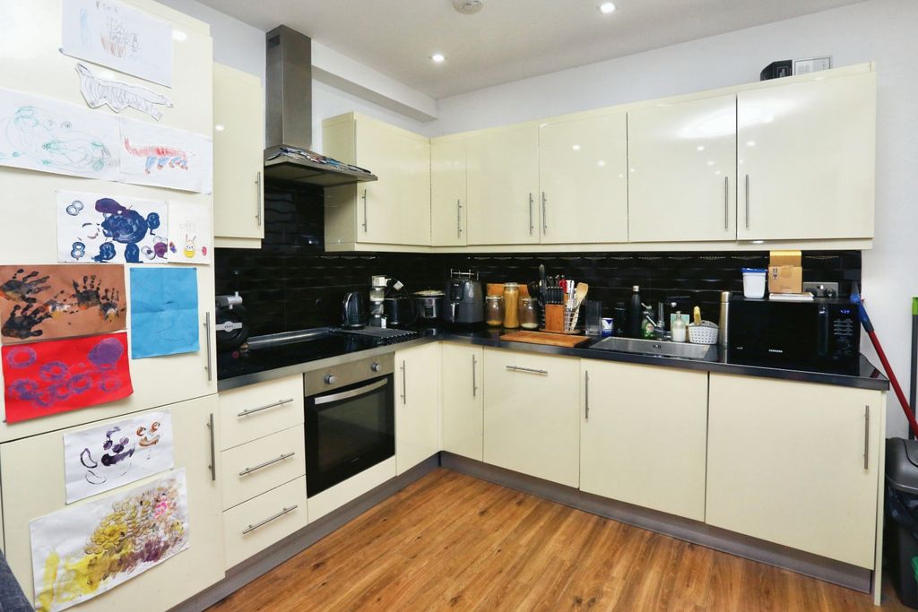 Property photo 2 of 16 Photography