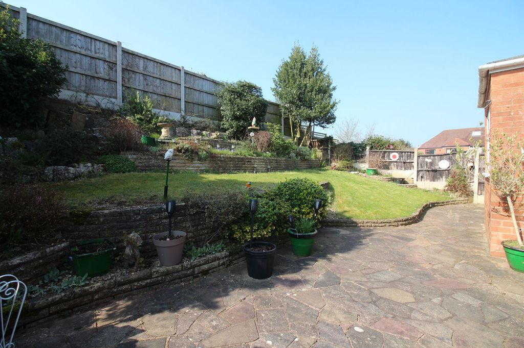 Property photo 2 of 11