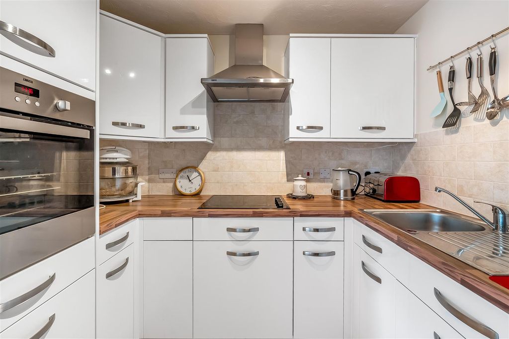 Property photo 3 of 17 19-Emmeline-Lodge-10.Jpg