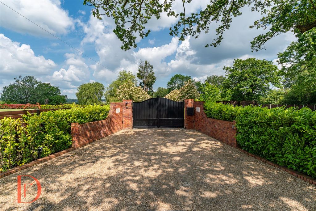 Property photo 3 of 46