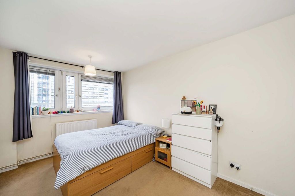 Property photo 3 of 4