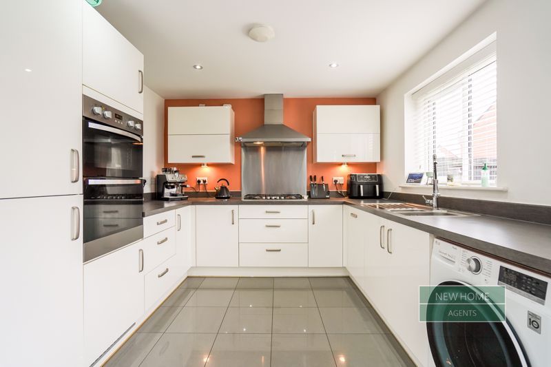 Property photo 3 of 29 Photo 8