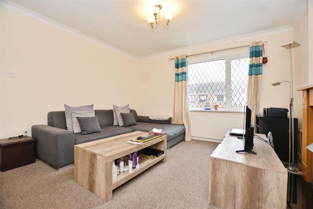 Property photo 3 of 14 Living Room