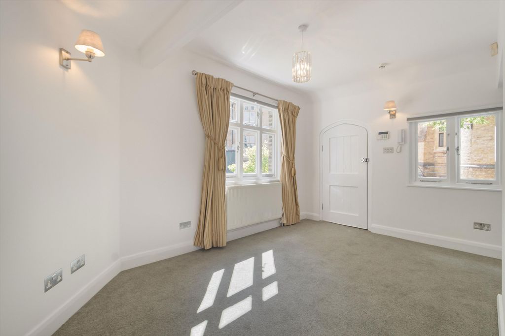 Property photo 2 of 10 Image