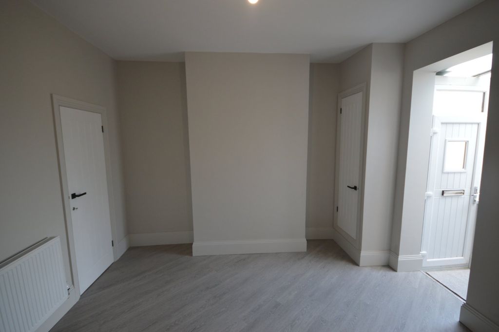 Property photo 2 of 17 Picture No. 06