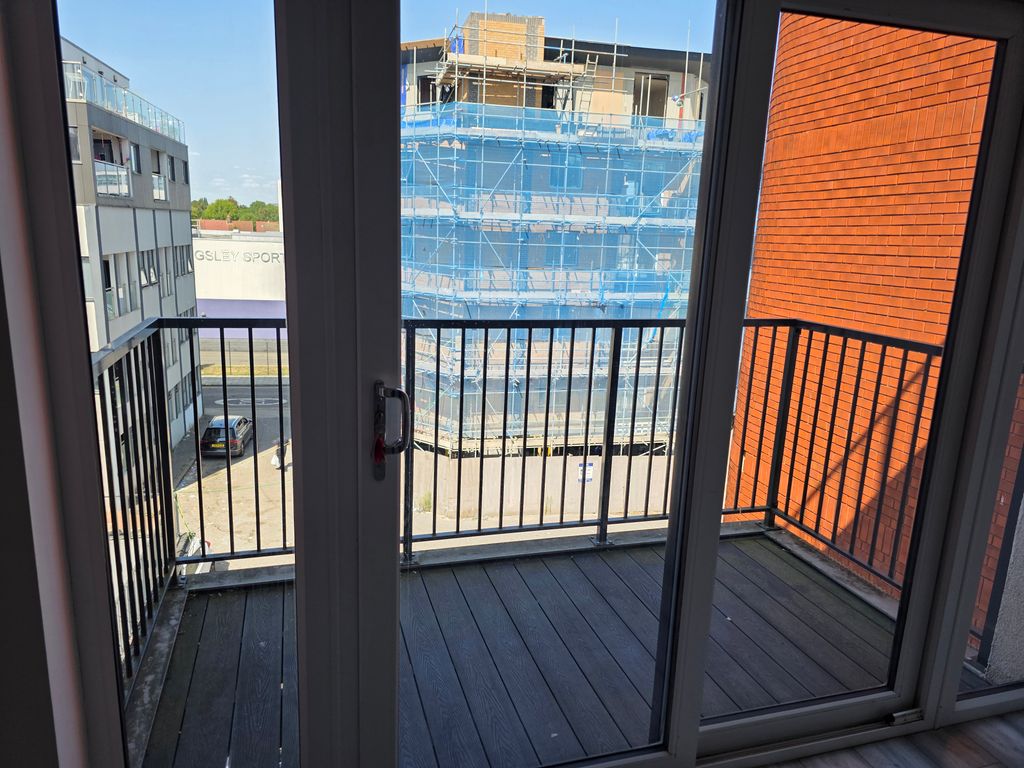 Property photo 3 of 10 Balcony
