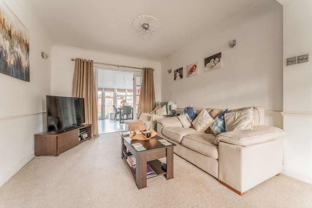 Property photo 3 of 21 5527862
