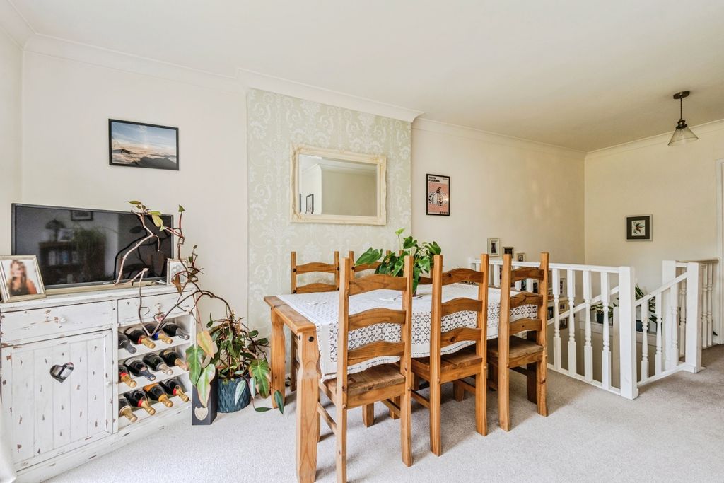 Property photo 3 of 11 Pbox-Img.Jpg