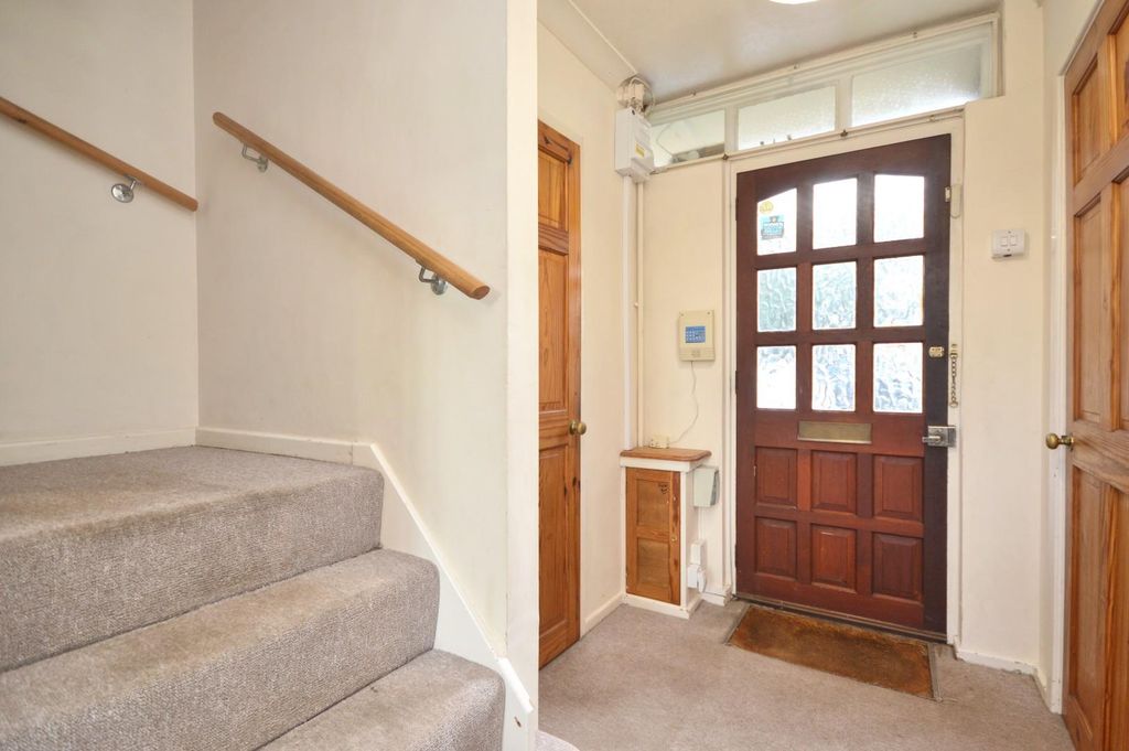 Property photo 2 of 27 Hallway