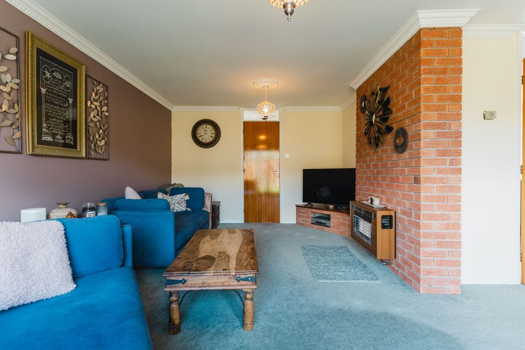 Property photo 3 of 32