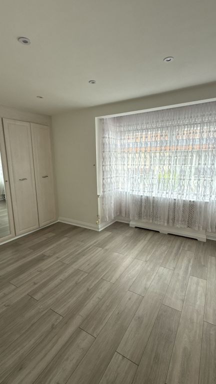 Property photo 2 of 8 Gallery