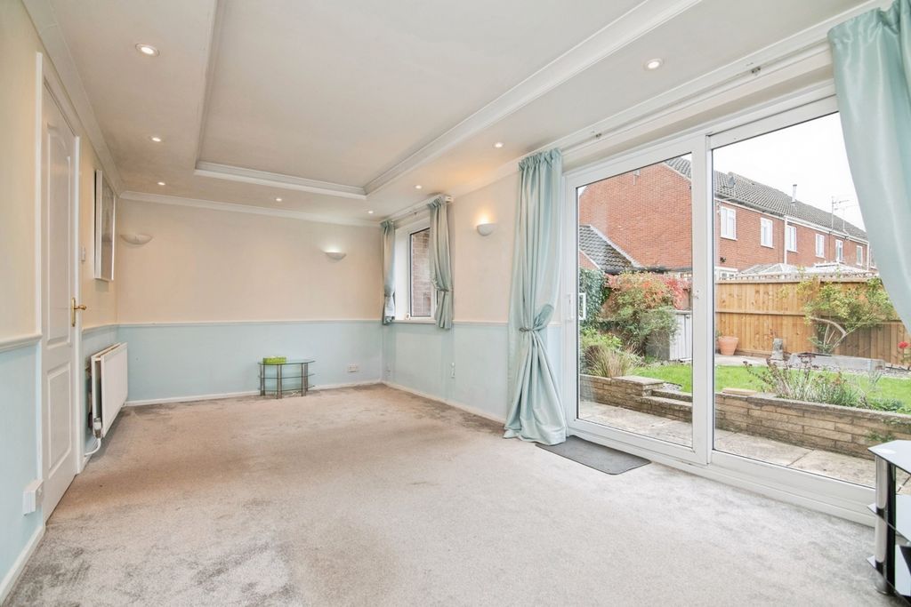 Property photo 2 of 17 Photo