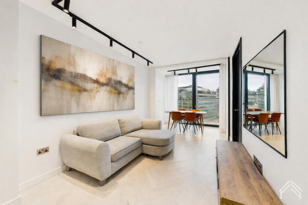 Property photo 1 of 18 Sun Street.Png