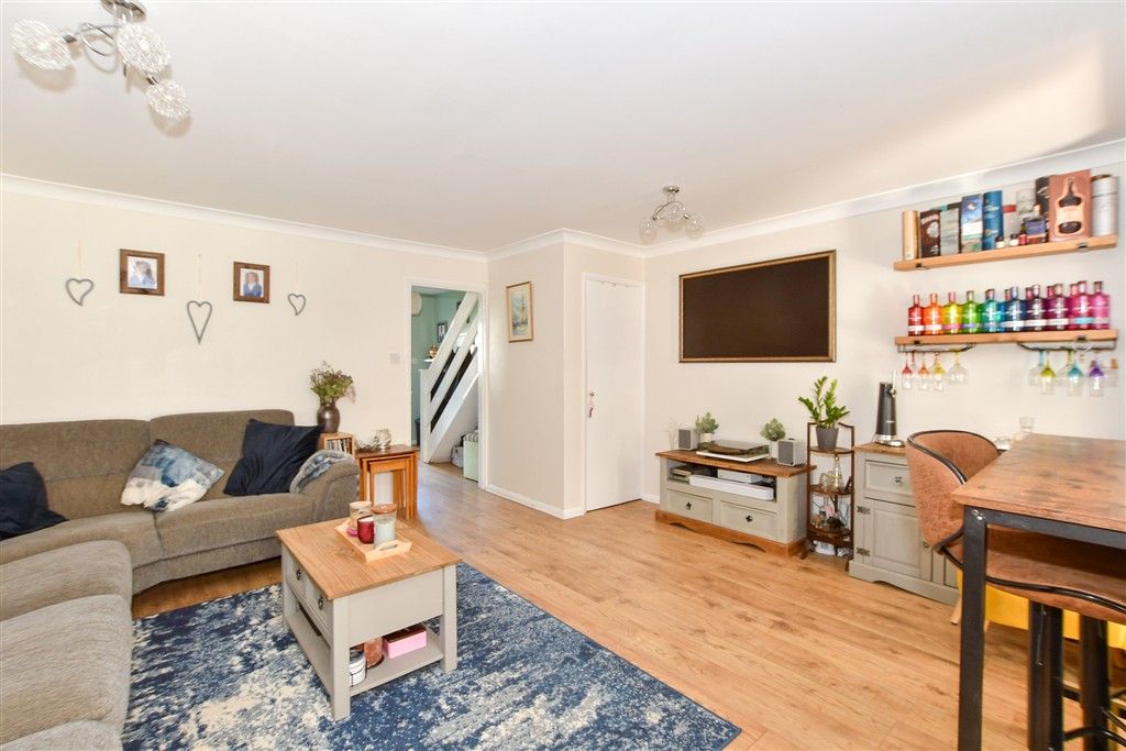 Property photo 3 of 15 Lounge