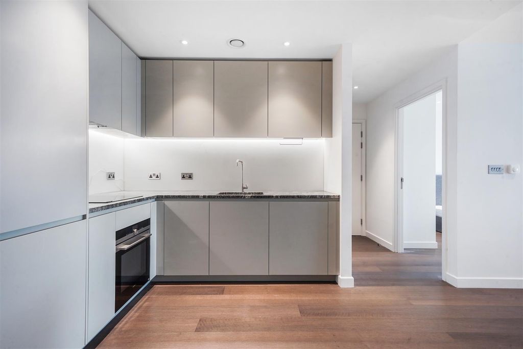 Property photo 3 of 16 Flat 602, 10 Cutter Lane - Gjovjoc1P4Lnzhgpt1Qq.Jp