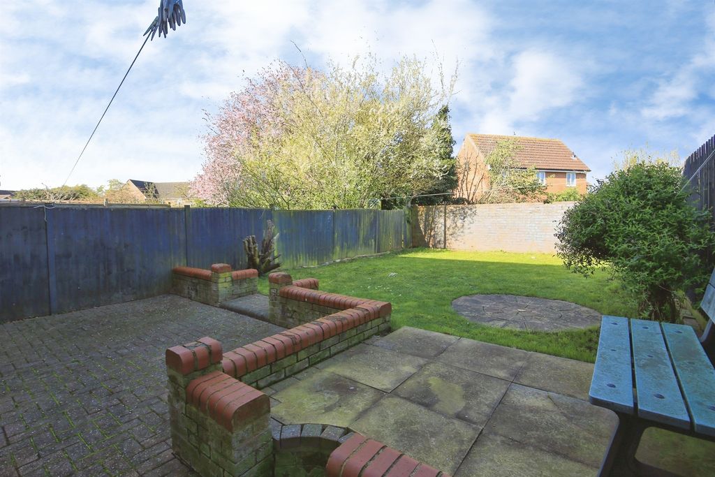 Property photo 3 of 12