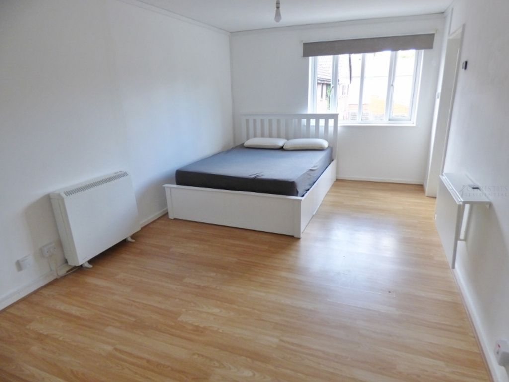 Property photo 2 of 5 Studio Room