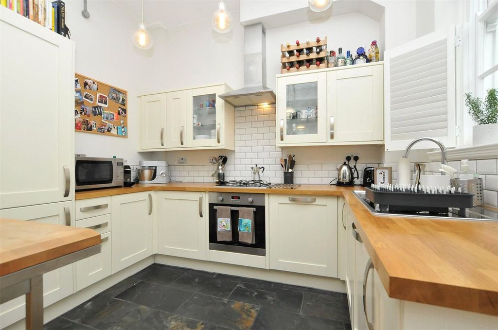 Property photo 3 of 18 Picture No. 23