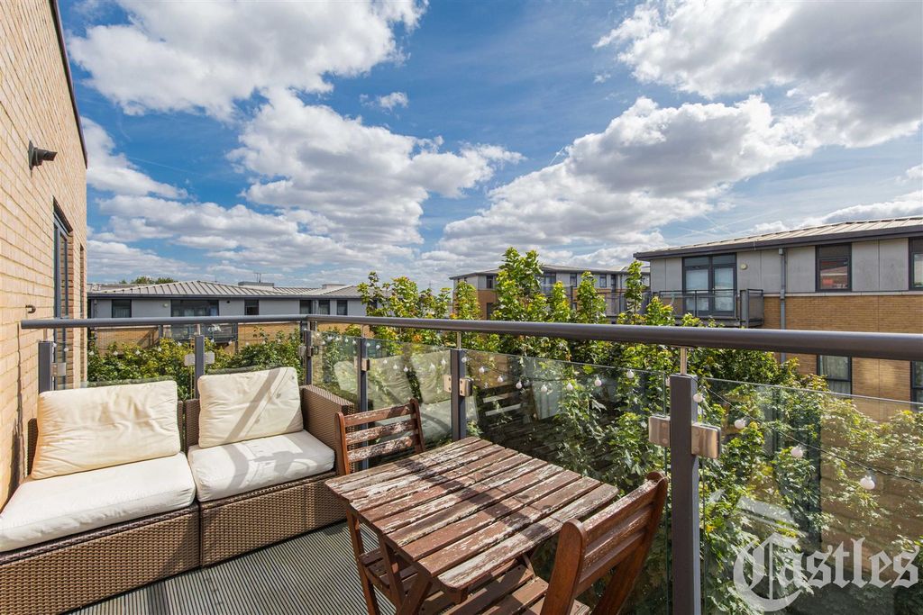 Property photo 3 of 22