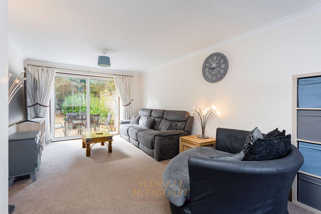 Property photo 2 of 21