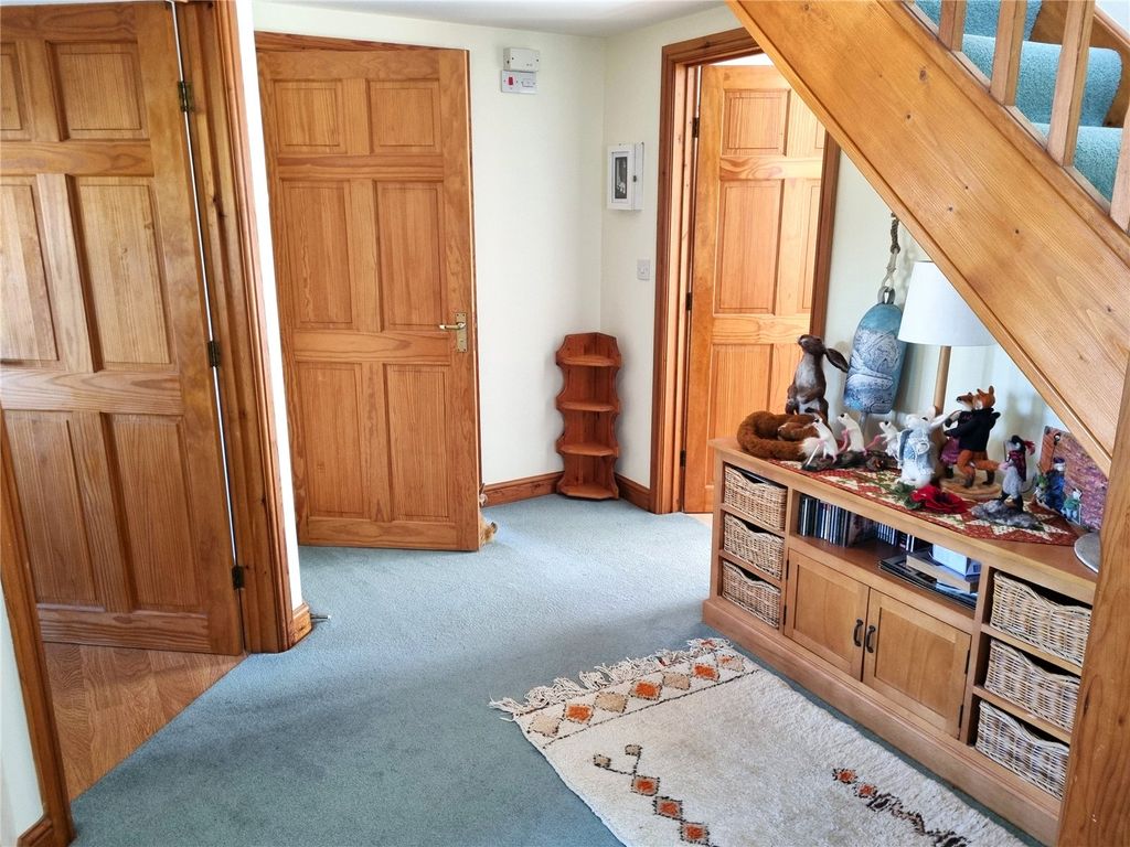 Property photo 3 of 22 Picture No. 12