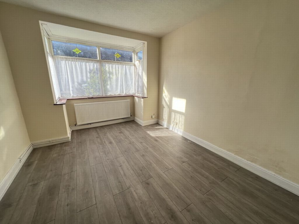 Property photo 3 of 7 Lounge