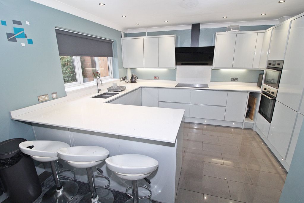 Property photo 3 of 15 4606204