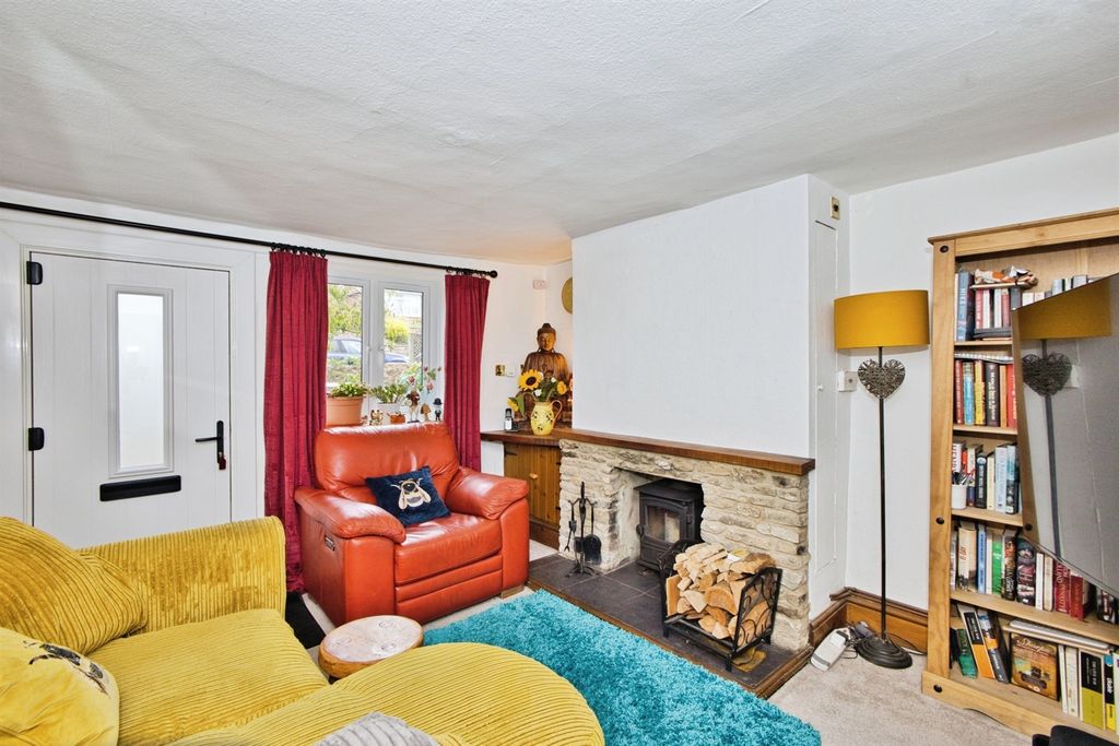 Property photo 2 of 12