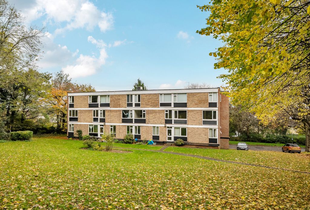 Property photo 1 of 12 1376299-7-690B3Bc...