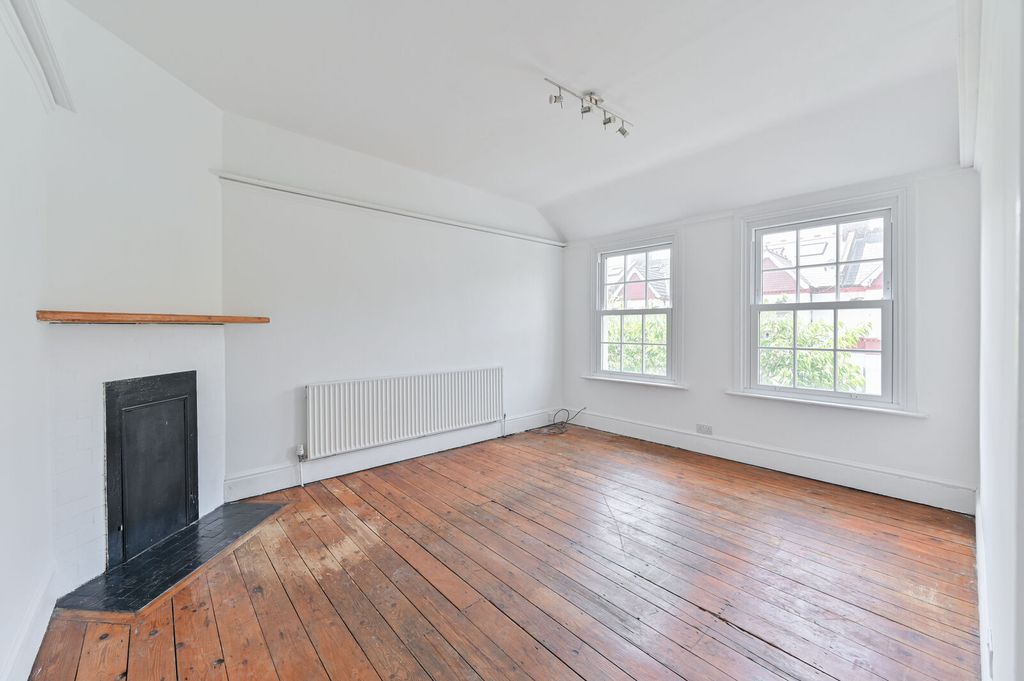 Property photo 3 of 13
