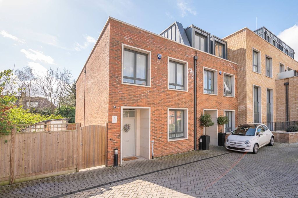 Property photo 2 of 17