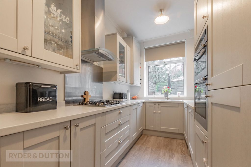 Property photo 2 of 24 Kitchen