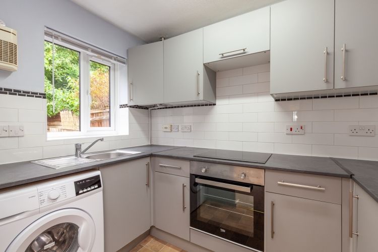 Property photo 2 of 8 300501