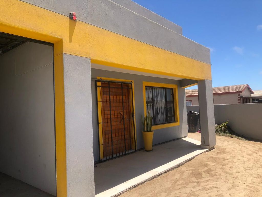 Property photo 2 of 11