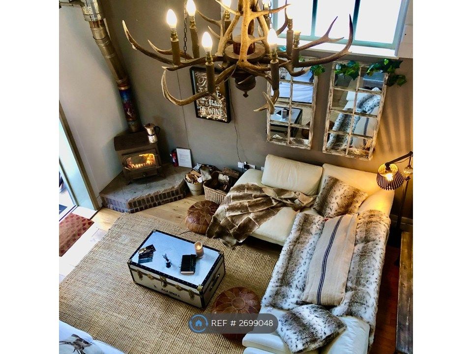 Property photo 1 of 21 Surround Sound Entertainment System