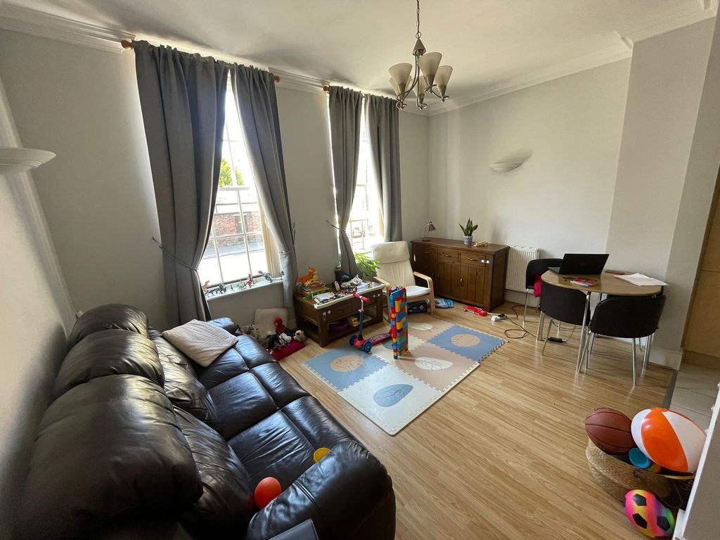 Property photo 3 of 6