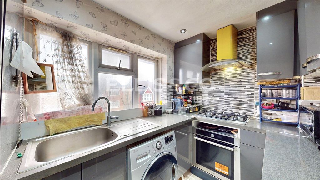 Property photo 3 of 13 Picture No. 10