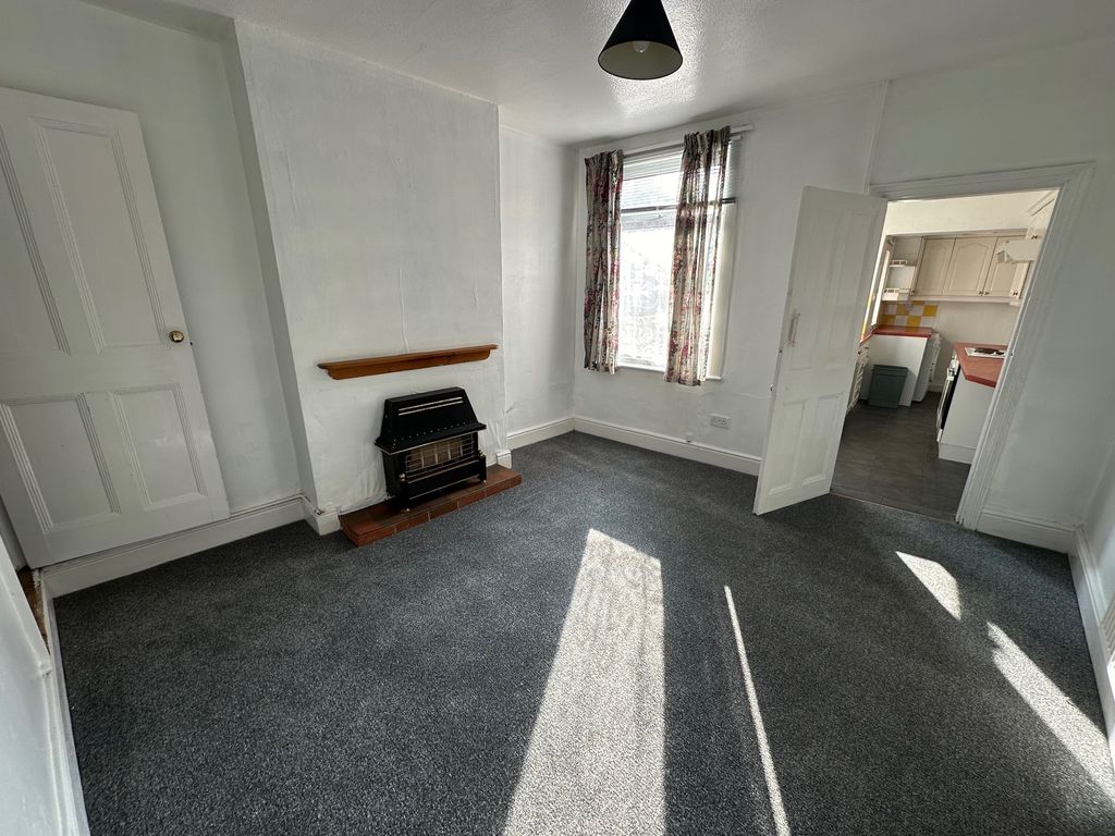 Property photo 3 of 8 Gallery