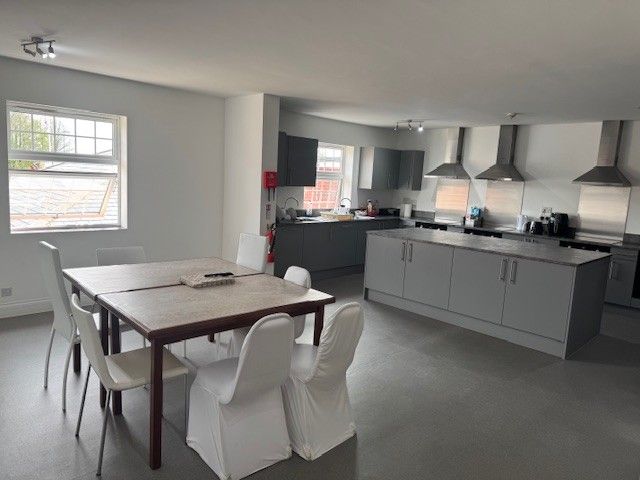 Property photo 1 of 9 Kitchen