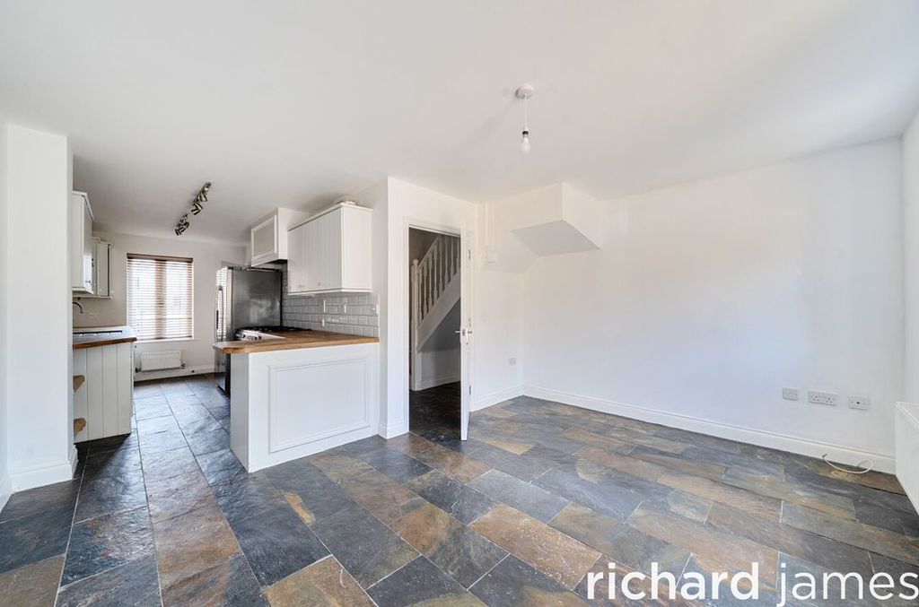Property photo 2 of 11 7883B60Dfcf64c768F37Df95A832F0E6