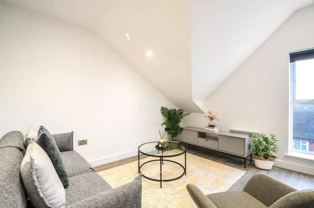 Property photo 2 of 8