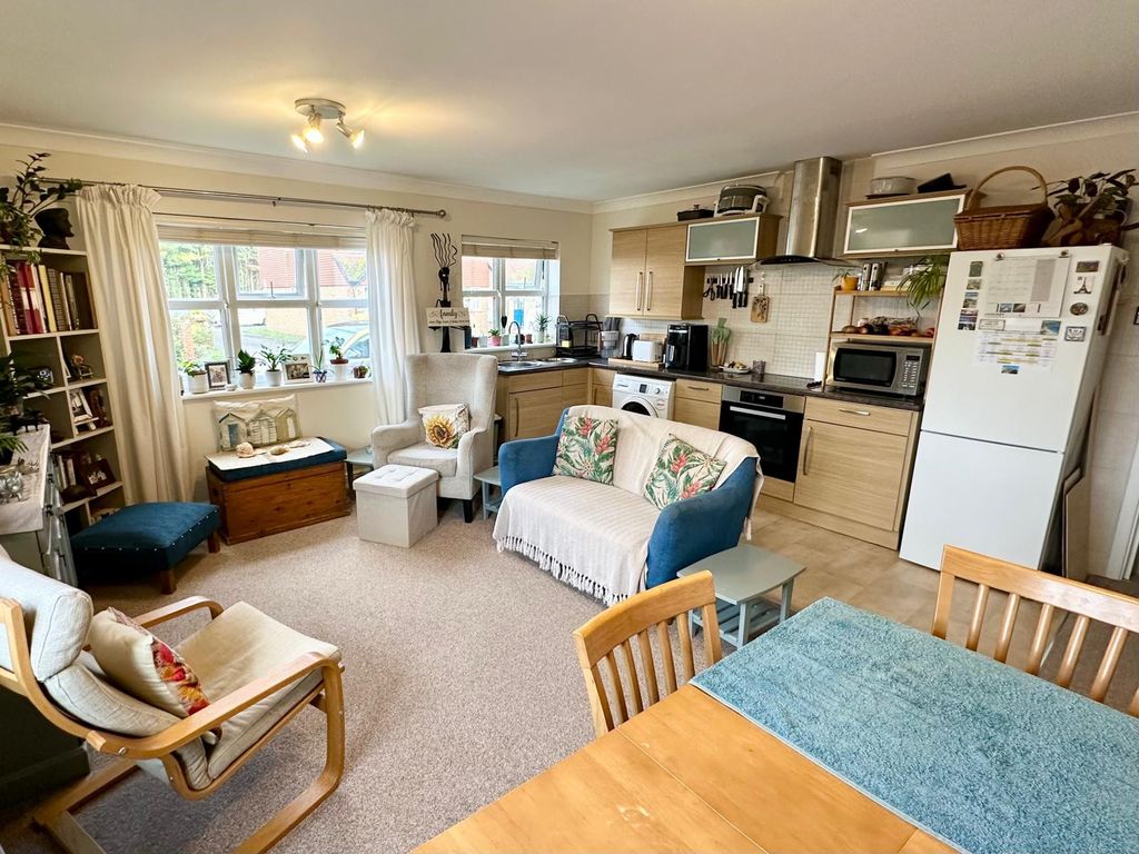 Property photo 2 of 7