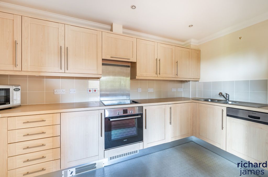 Property photo 3 of 12 7E699673-c262-426...