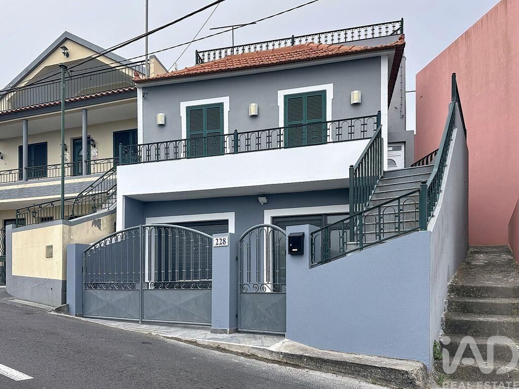 Property photo 1 of 32