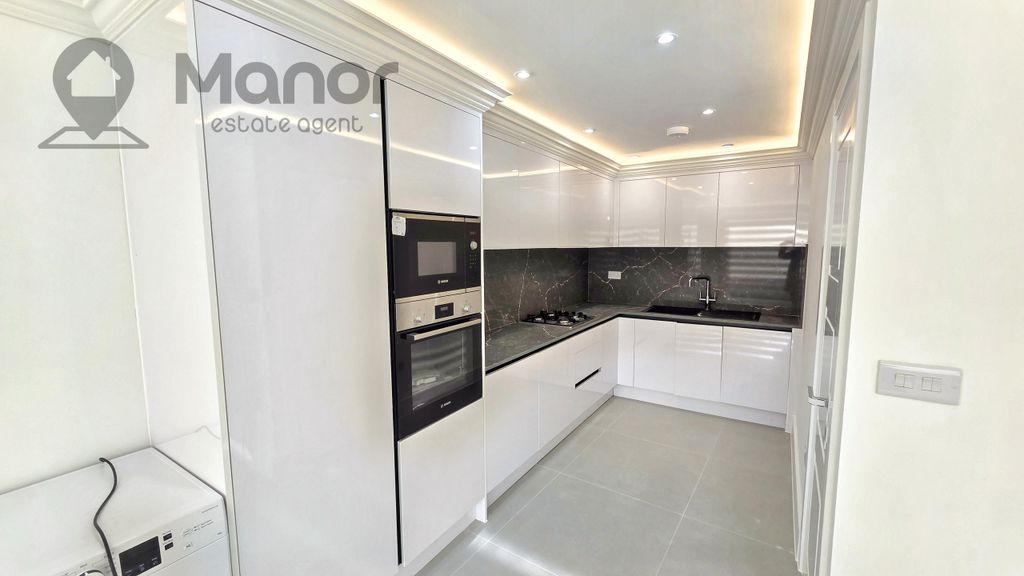 Property photo 1 of 18 Kitchen